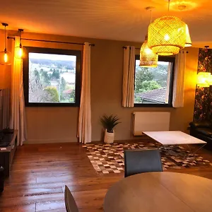 Chaleureux Dans Maison Avec Piscine A 35 Min De Lyon Appartement Alix